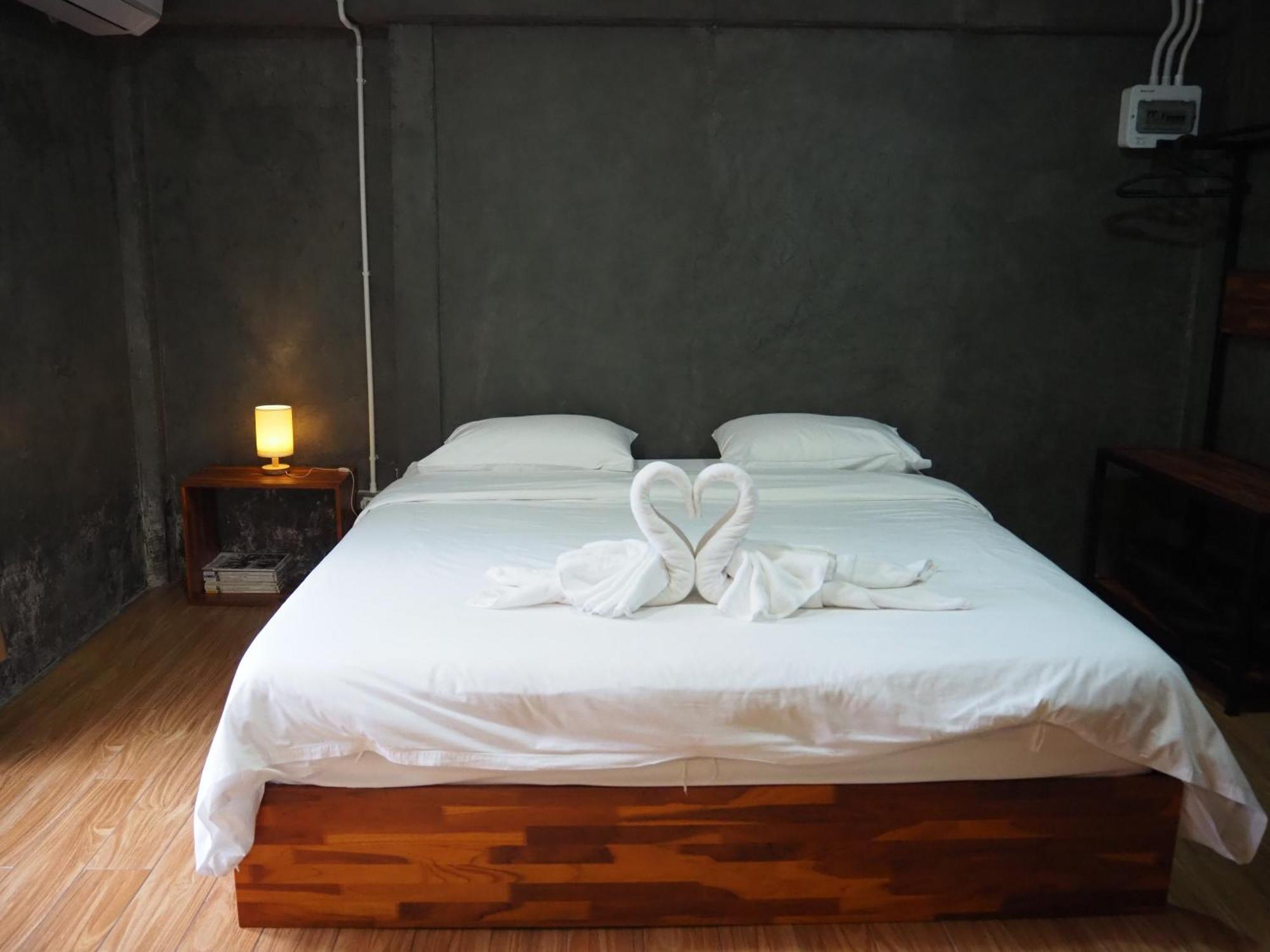 Banmai87 Guest House บ้านไม้87 เกสต์เฮ้าส์ Аюттхая Экстерьер фото