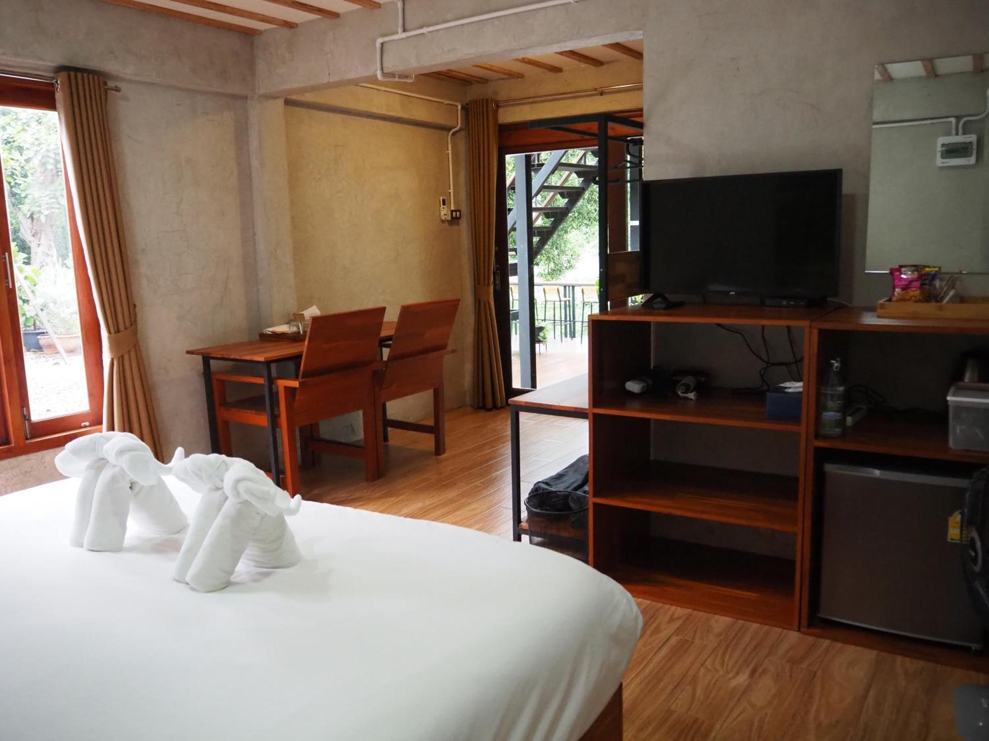 Banmai87 Guest House บ้านไม้87 เกสต์เฮ้าส์ Аюттхая Экстерьер фото
